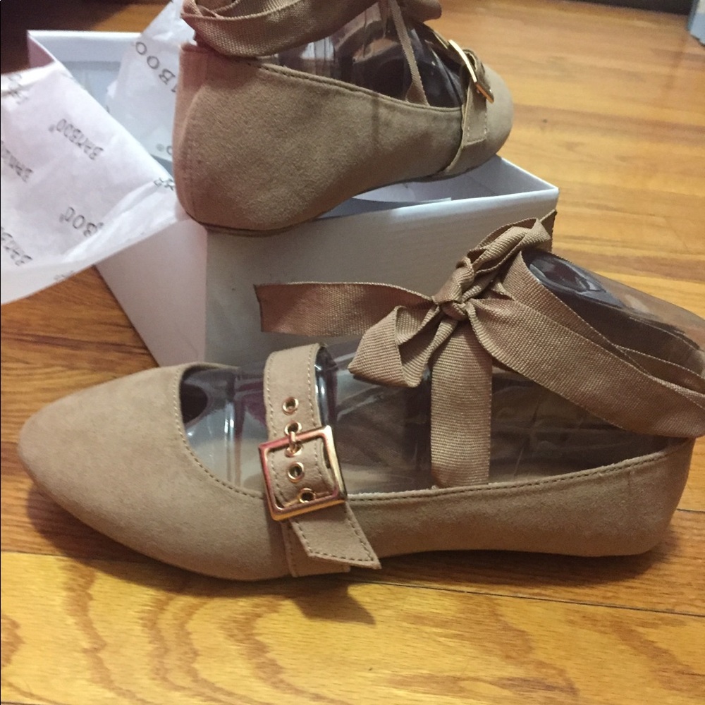 NIB Classy yet edgy!!!Lace up Ballet Flats